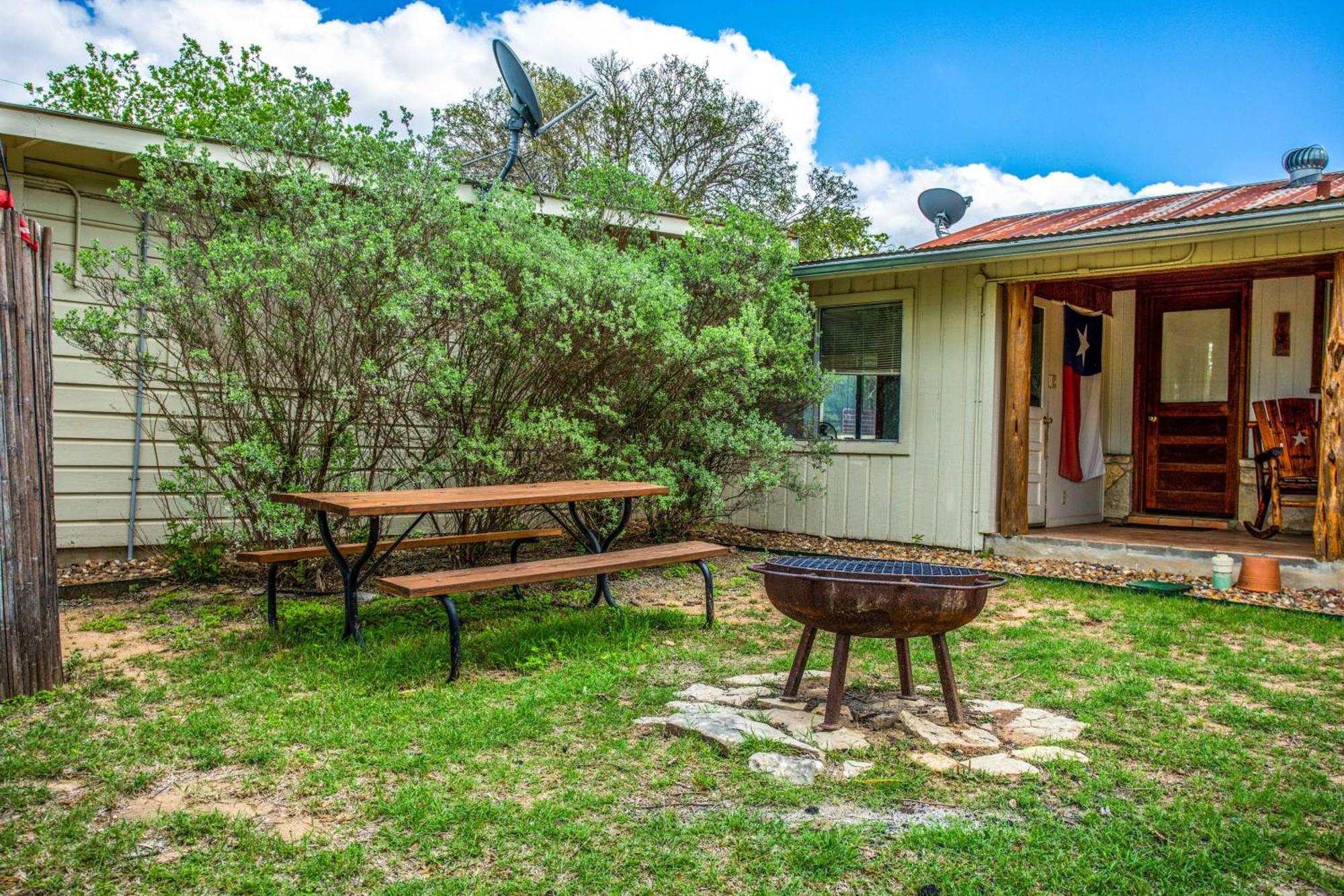 River Ridge Bandera Cabin ภายนอก รูปภาพ